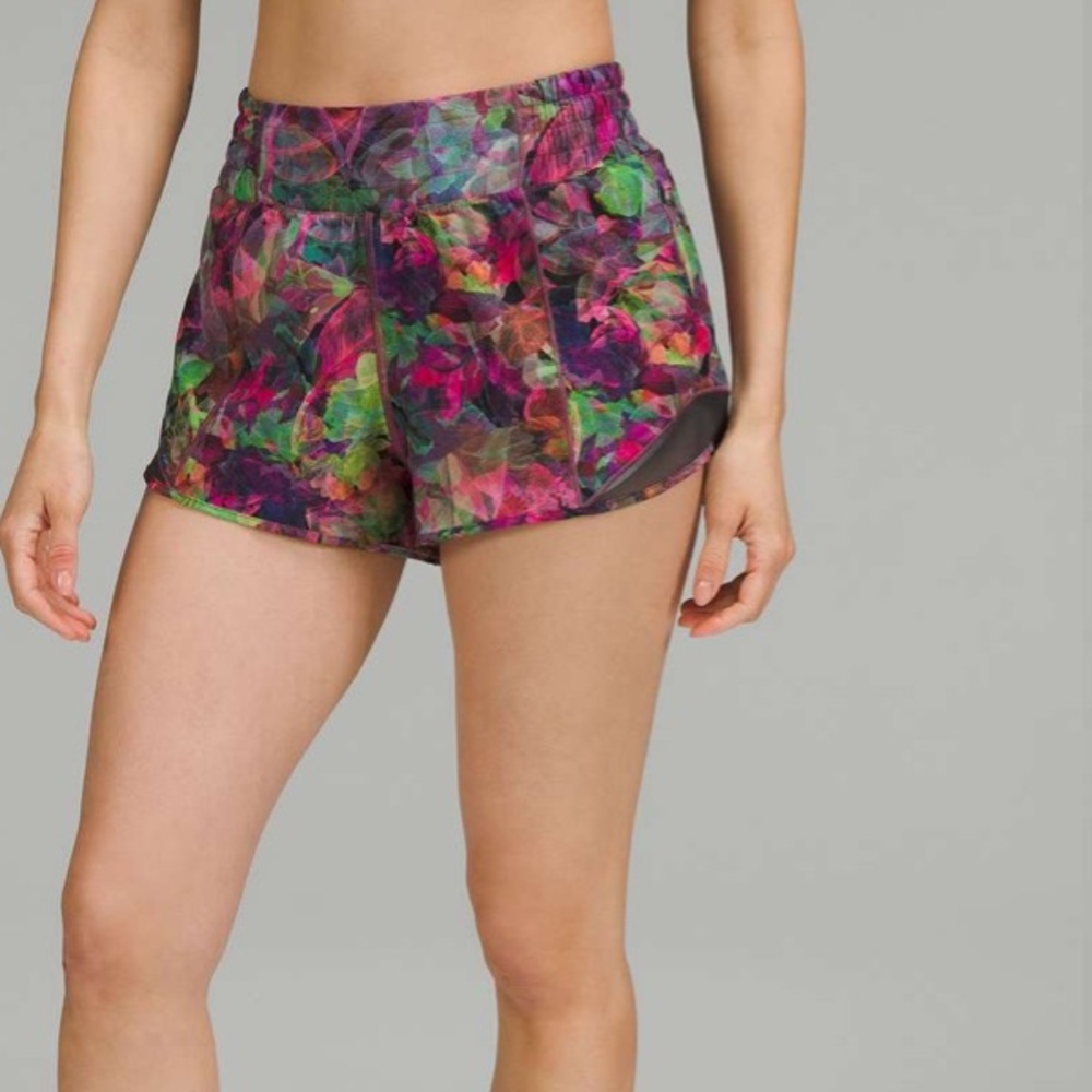 Lululemon | size 6 | hotty hot LR short | lined